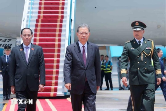 Ủy viên trưởng Nhân đại toàn quốc Trung Quốc bắt đầu thăm chính thức Việt Nam