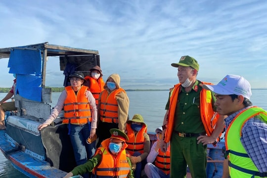 Gia Lai ra quân kiểm tra, xử lý khai thác thủy sản trái phép trên Đầm Thị Nại