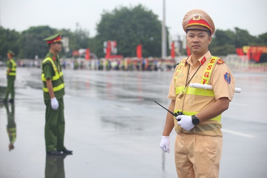 Phân luồng giao thông phục vụ Chương trình nghệ thuật đặc biệt kỷ niệm 80 năm Quốc khánh