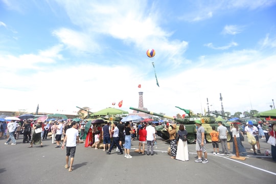 Đã có hàng triệu lượt khách tham quan Khu trưng bày của Bộ Quốc phòng