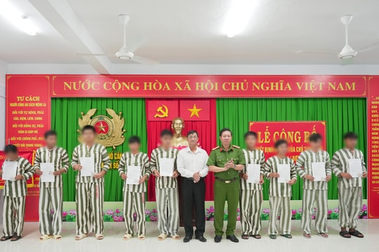 Niềm vui ngày trở về của 46 phạm nhân