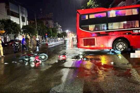 Lâm Đồng: Người đàn ông đi xe máy tử vong sau cú va chạm với xe khách