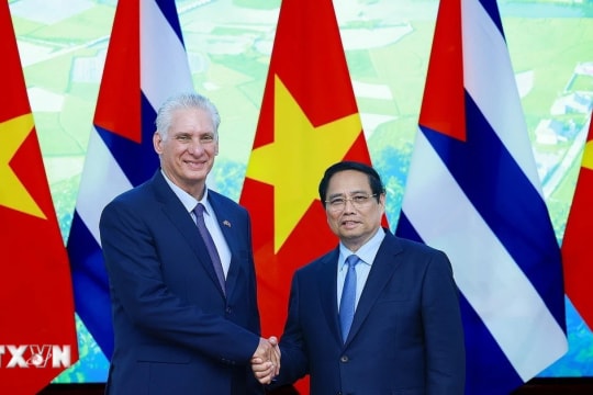 Thủ tướng: Việt Nam trân trọng và gìn giữ mối quan hệ hữu nghị đặc biệt với Cuba