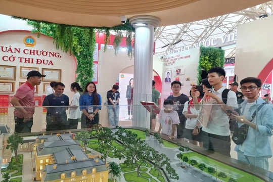 Kéo dài thời gian triển lãm thành tựu đất nước đến ngày 15/9