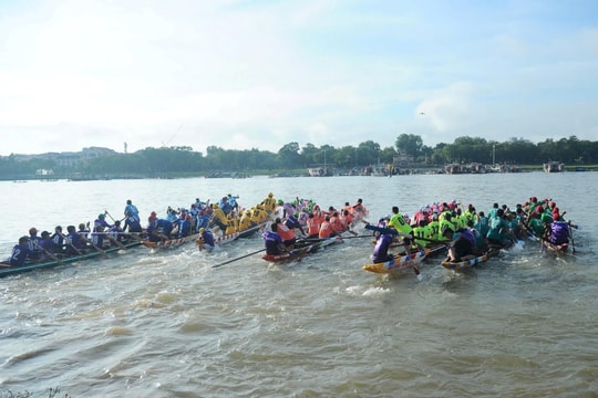 Sôi nổi Giải đua ghe truyền thống mừng Quốc khánh