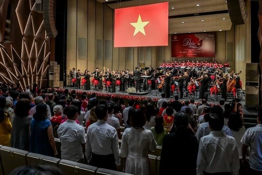 Hòa nhạc quốc gia 'Điều còn mãi 2025': Bản hùng ca nối liền quá khứ và hiện tại