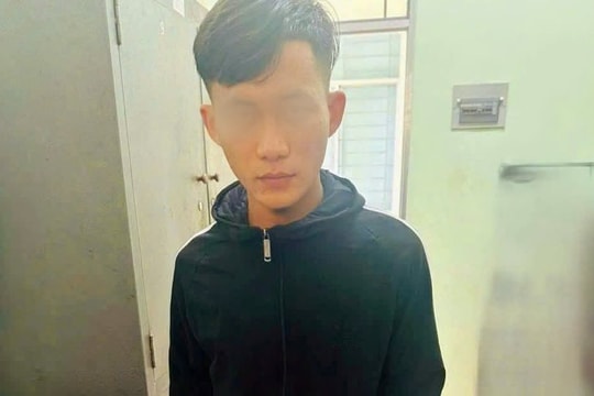 Giả vờ mua nữ trang rồi giật 3 lắc tay vàng chạy trốn