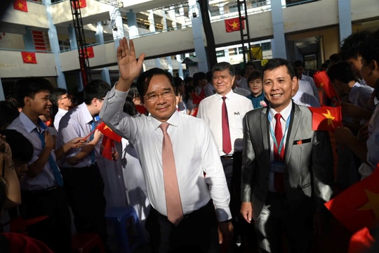 Không khí khai giảng năm học mới ở TP.HCM