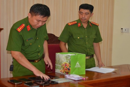 Những “bóng hồng” lạc lối trên chiếu bạc