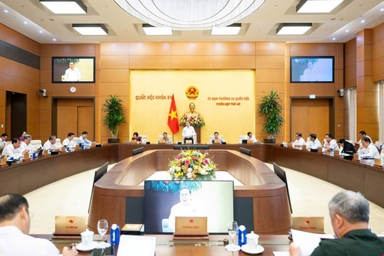 Khai mạc phiên họp thứ 49 Ủy ban Thường vụ Quốc hội