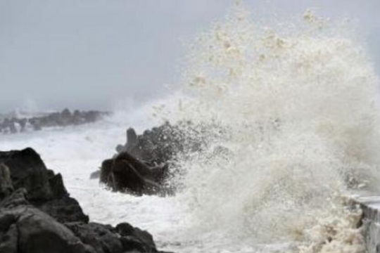 Vùng áp thấp trên Biển Đông có khả năng mạnh lên thành áp thấp nhiệt đới