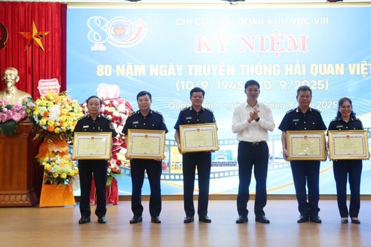 Hải quan Khu vực VIII kỷ niệm 80 năm Ngày truyền thống Ngành Hải quan Việt Nam