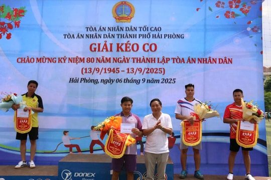 Sôi nổi giải kéo co chào mừng 80 năm Ngày truyền thống ngành Tòa án nhân dân