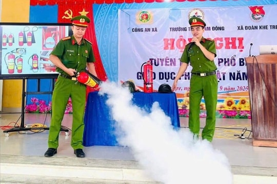 Tuyên truyền pháp luật cho gần 700 đoàn viên, học sinh tại xã Khe Tre