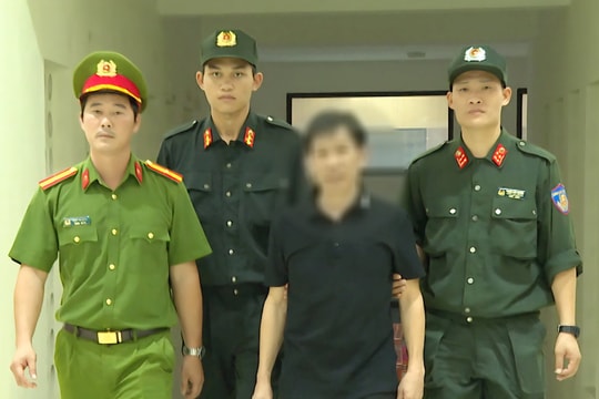 Cán bộ kiểm lâm nhận tiền “bảo kê” cho trùm gỗ lậu