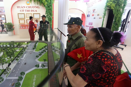Triển lãm kỷ lục ở Hà Nội: Hàng triệu người tìm về hành trình 80 năm đất nước