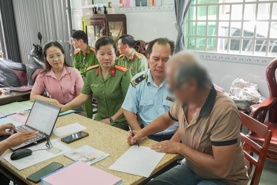 Thu giữ hơn 500 giáo trình photocopy vi phạm bản quyền