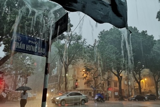 Thời tiết hôm nay 19/10: Bão Fengshen gây mưa ở miền Bắc