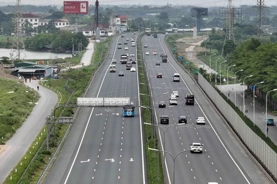 Tài xế ô tô tải đi sai làn trên cao tốc sẽ bị xử phạt từ ngày 9/9