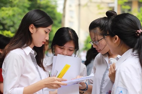 Nghịch lý tuyển sinh 2025: Điểm chuẩn cao kỷ lục, trường top đầu vẫn loay hoay tuyển bổ sung