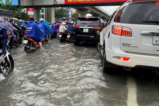 Mưa lớn gây nguy cơ lũ quét, sạt lở ở Sơn La, Phú Thọ, Lâm Đồng