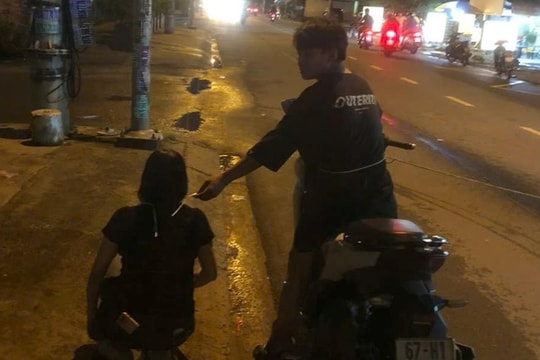 Kẻ giật dây chuyền của người phụ nữ bán dép khai gì?