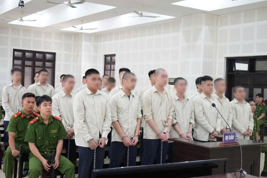 Nhóm thanh niên giải quyết mâu thuẫn bằng hung khí