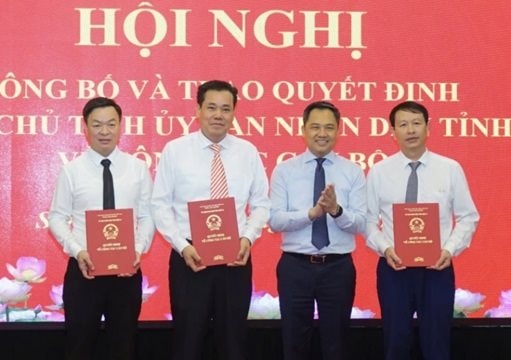 UBND tỉnh Sơn La công bố quyết định về công tác cán bộ