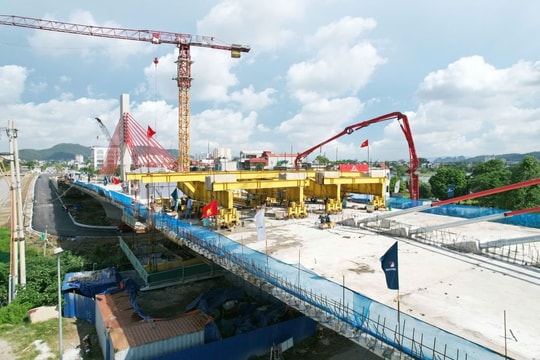 Hợp long cầu vượt đường sắt gần 650 tỷ ở Thanh Hóa