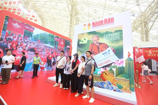 Ấn tượng gian trưng bày Báo Nhân Dân tại Triển lãm thành tựu đất nước