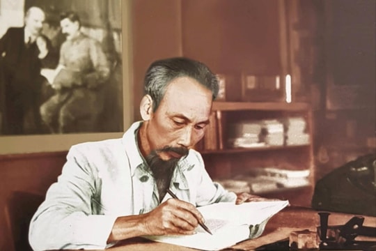 Chủ tịch Hồ Chí Minh - Người thầy vĩ đại của ngành Tòa án nhân dân