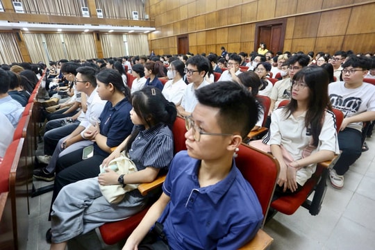 NHCSXH đồng hành sinh viên khối STEM vững bước trên con đường học tập