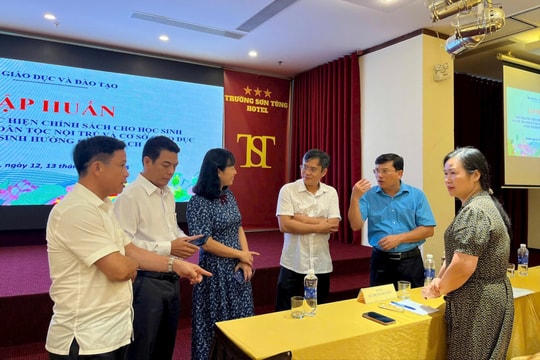 Chính sách mới tiếp sức hành trình đến trường của học sinh vùng khó