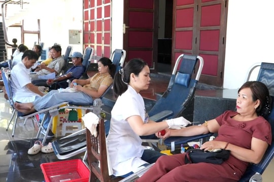 TP Huế: Gần 200 người tham gia ngày hội hiến máu tình nguyện