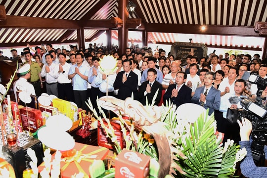 Trang trọng Lễ dâng hương tưởng niệm 56 năm ngày mất Chủ tịch Hồ Chí Minh