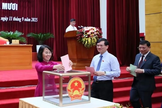 Quảng Ninh kiện toàn nhân sự HĐND, UBND tỉnh tại Kỳ họp thứ 30