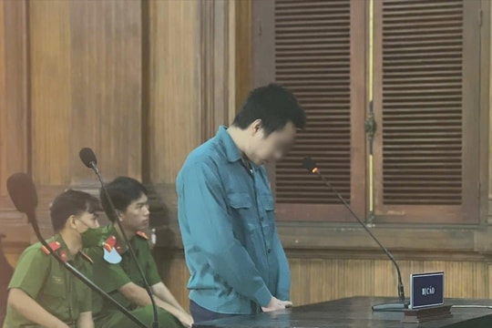 Đâm đồng nghiệp vì sờ vai mời bia bạn gái