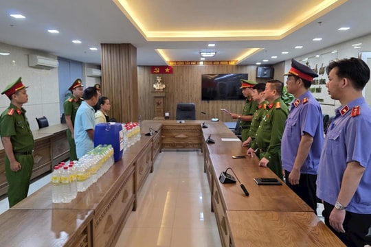 Triệt phá đường dây giấm giả quy mô lớn