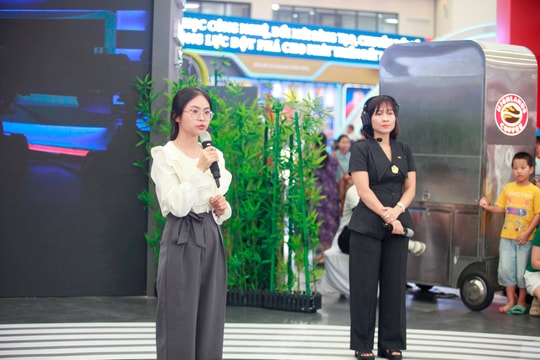 Trải nghiệm làm MC tại gian trưng bày của VTV