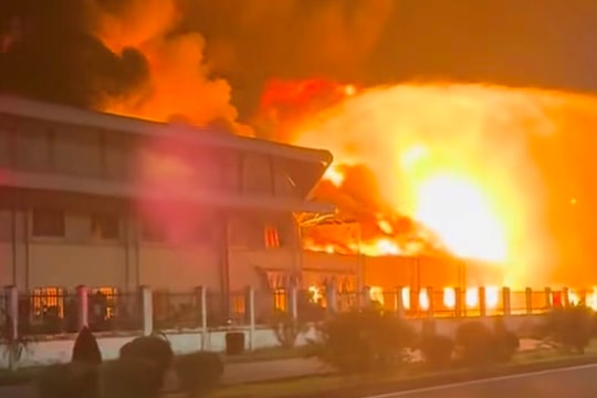 Cháy lớn ở khu công nghiệp Đồ Sơn