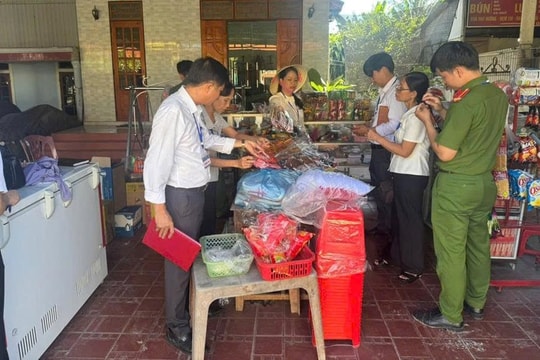 Tăng cường kiểm tra an toàn thực phẩm khu vực trường học