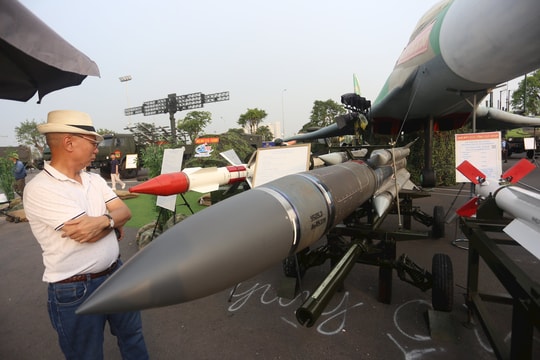 Chiêm ngưỡng các loại tên lửa được trang bị cho tiêm kích Su30-MK2