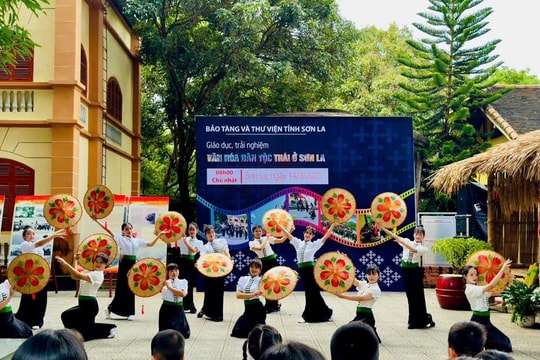 Hơn 100 nghệ nhân tái hiện "nét đẹp văn hóa dân tộc Thái ở Sơn La"