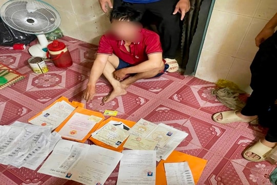 Triệt phá đường dây sản xuất “sổ đỏ, giấy tờ ma”