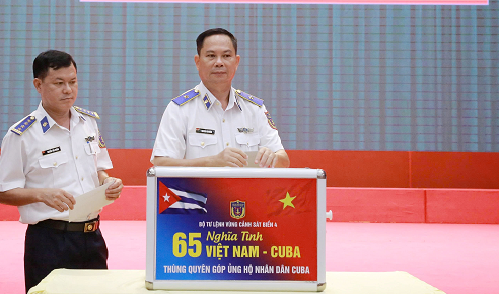 Cán bộ, chiến sĩ Bộ Tư lệnh Vùng Cảnh sát biển 4 hướng về nhân dân Cuba