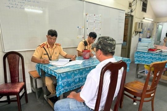 Xử lý xe khách chạy ẩu qua phản ánh trên mạng xã hội