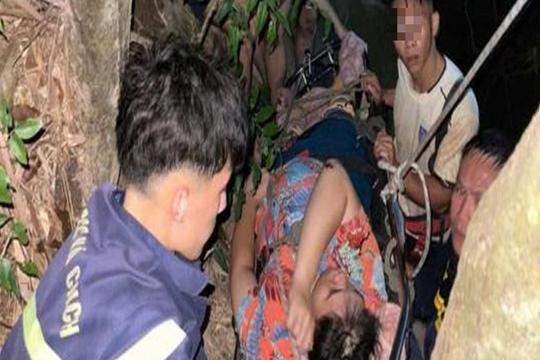 Cứu hộ thành công 3 du khách khuyết tật gặp nạn