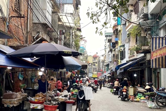 Quyết liệt xử lý dứt điểm chợ cóc, chợ tạm và các cơ sở giết mổ gia súc, gia cầm nhỏ lẻ