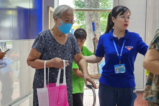 Người cao tuổi TP.HCM được khám sức khoẻ miễn phí