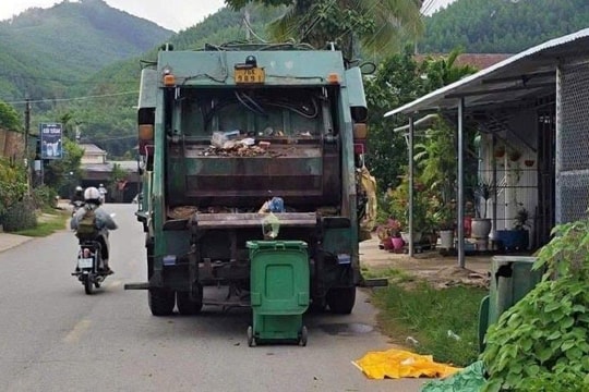 Phát hiện thi thể trẻ sơ sinh tử vong trong thùng rác